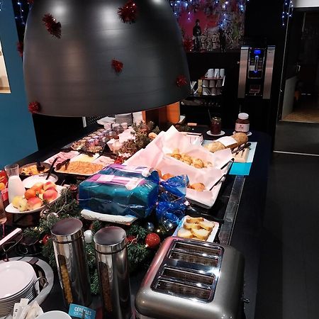 Kyriad Direct Marseille Est La Valentine La Penne-sur-Huveaune Exterior foto