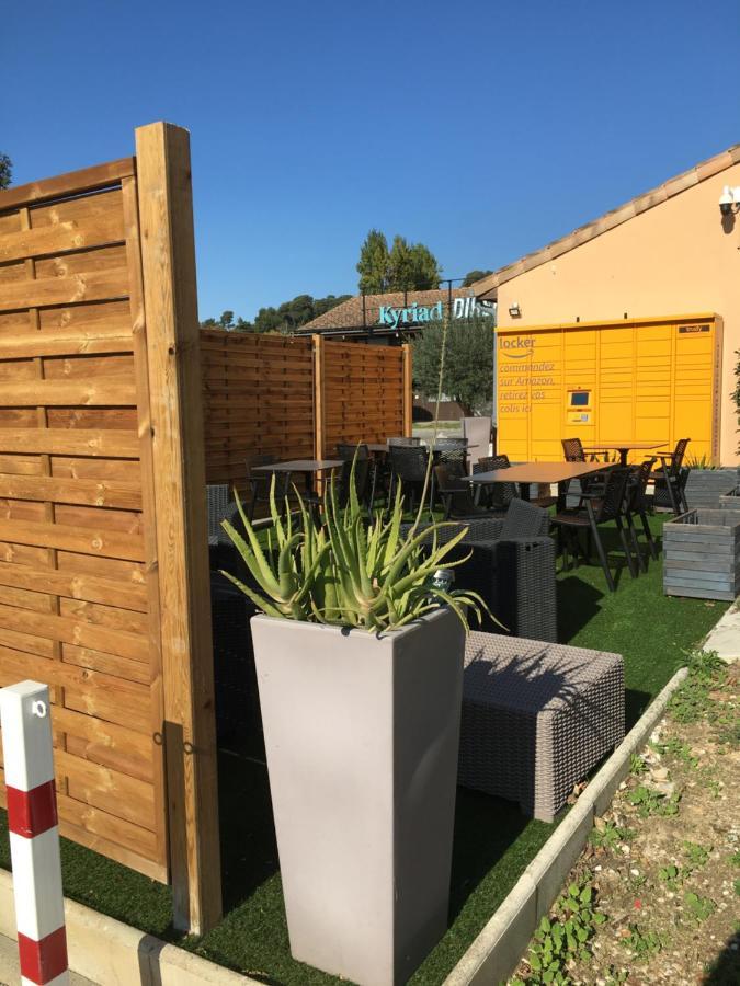 Kyriad Direct Marseille Est La Valentine La Penne-sur-Huveaune Exterior foto