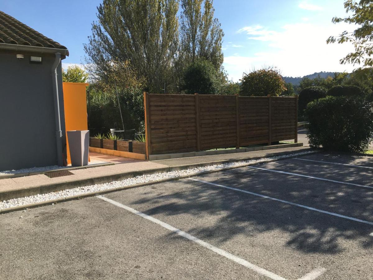 Kyriad Direct Marseille Est La Valentine La Penne-sur-Huveaune Exterior foto