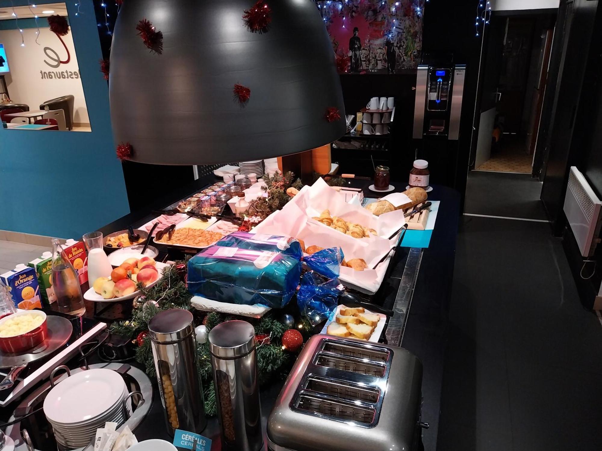 Kyriad Direct Marseille Est La Valentine La Penne-sur-Huveaune Exterior foto