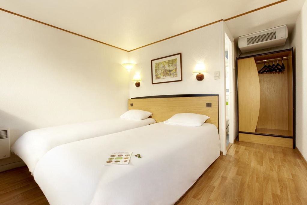 Kyriad Direct Marseille Est La Valentine La Penne-sur-Huveaune Zimmer foto