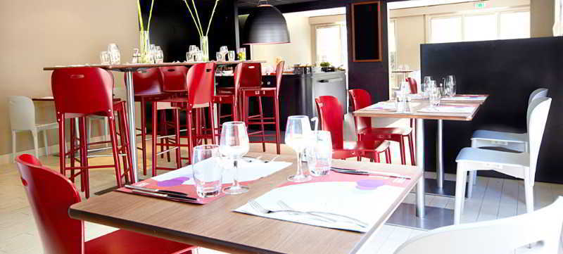 Kyriad Direct Marseille Est La Valentine La Penne-sur-Huveaune Exterior foto