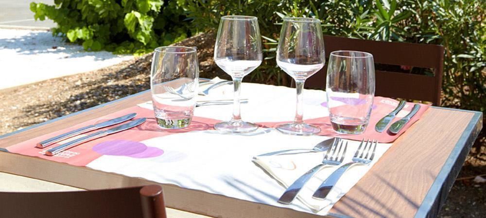 Kyriad Direct Marseille Est La Valentine La Penne-sur-Huveaune Exterior foto