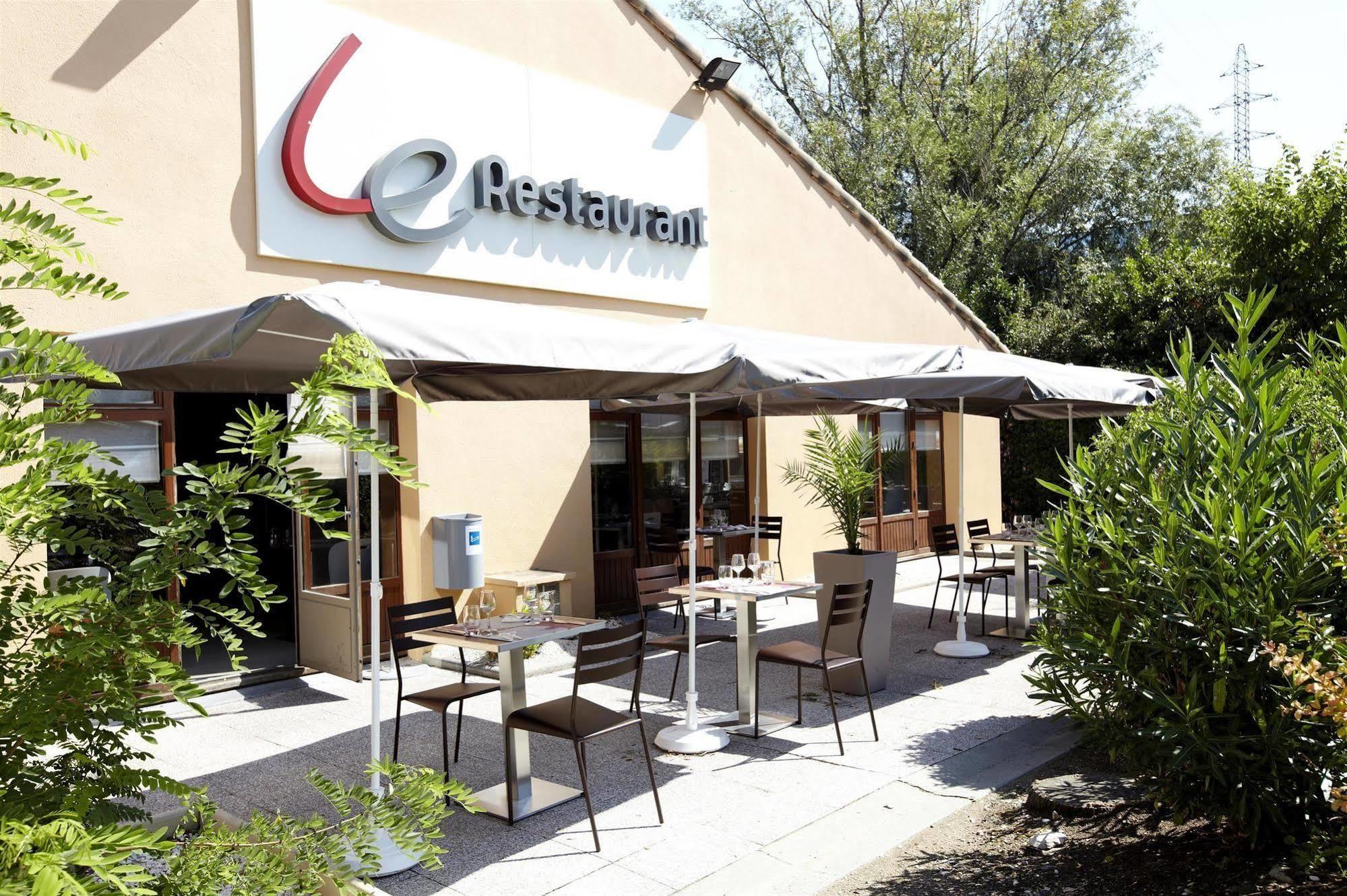 Kyriad Direct Marseille Est La Valentine La Penne-sur-Huveaune Exterior foto